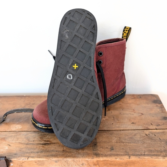 Dr. Martens Women's Shoreditch Canvas Cherry Red Boots ~ Size 5 US (36EU) - Picture 9 of 9
